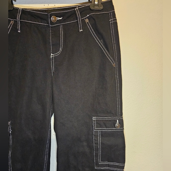 really baggy fashion nova jeans. - Picture 2 of 16